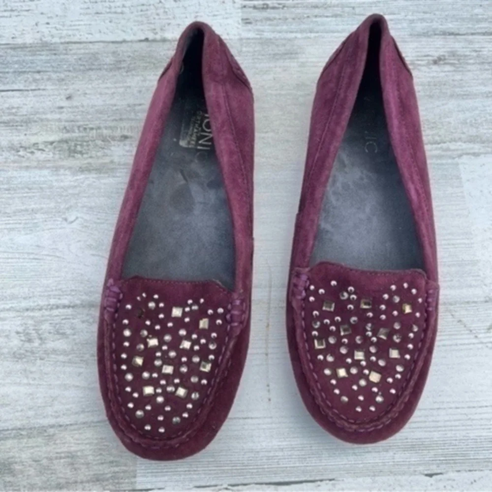Vionic Womens Chill Athens Slip On‎ Studded Flats Size 7 Purple Suede Moc Toe